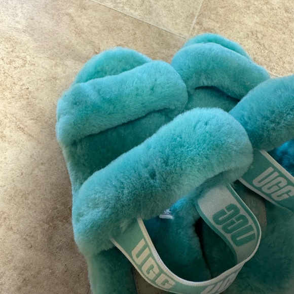 Ugg fluff slippers with sling back logo strap - Picture 4 of 5